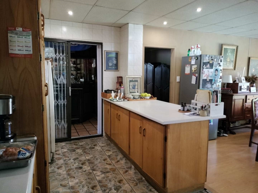 4 Bedroom Property for Sale in Langenhovenpark Free State